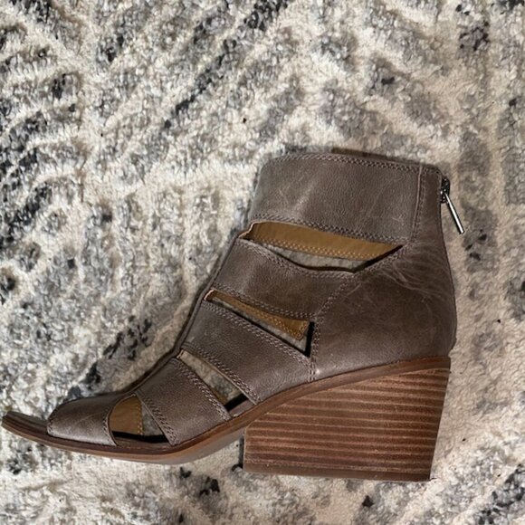Lucky Brand Brown Leather Suede Cut Out Heel Sandals Women's 10 - Picture 7 of 9